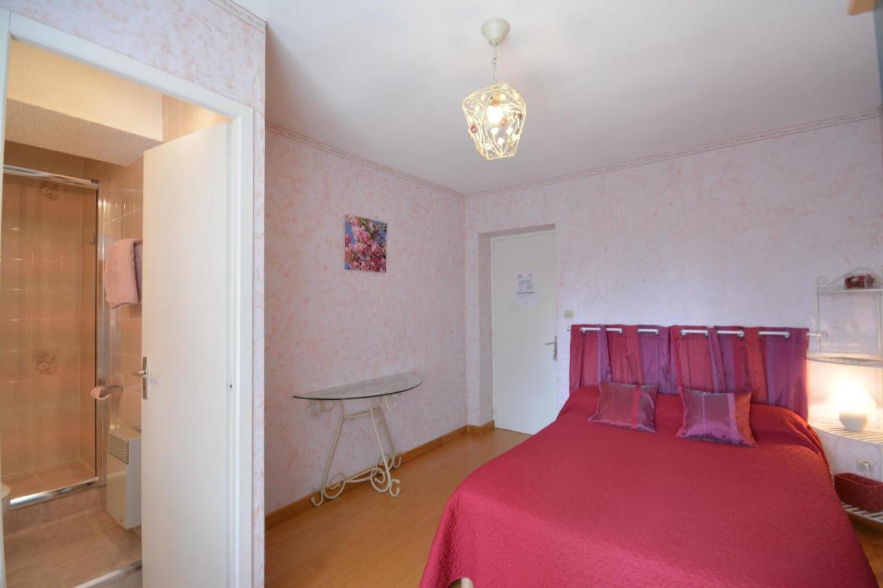 Chambre D'Hotes Au Vieux Chene Grillon Екстериор снимка