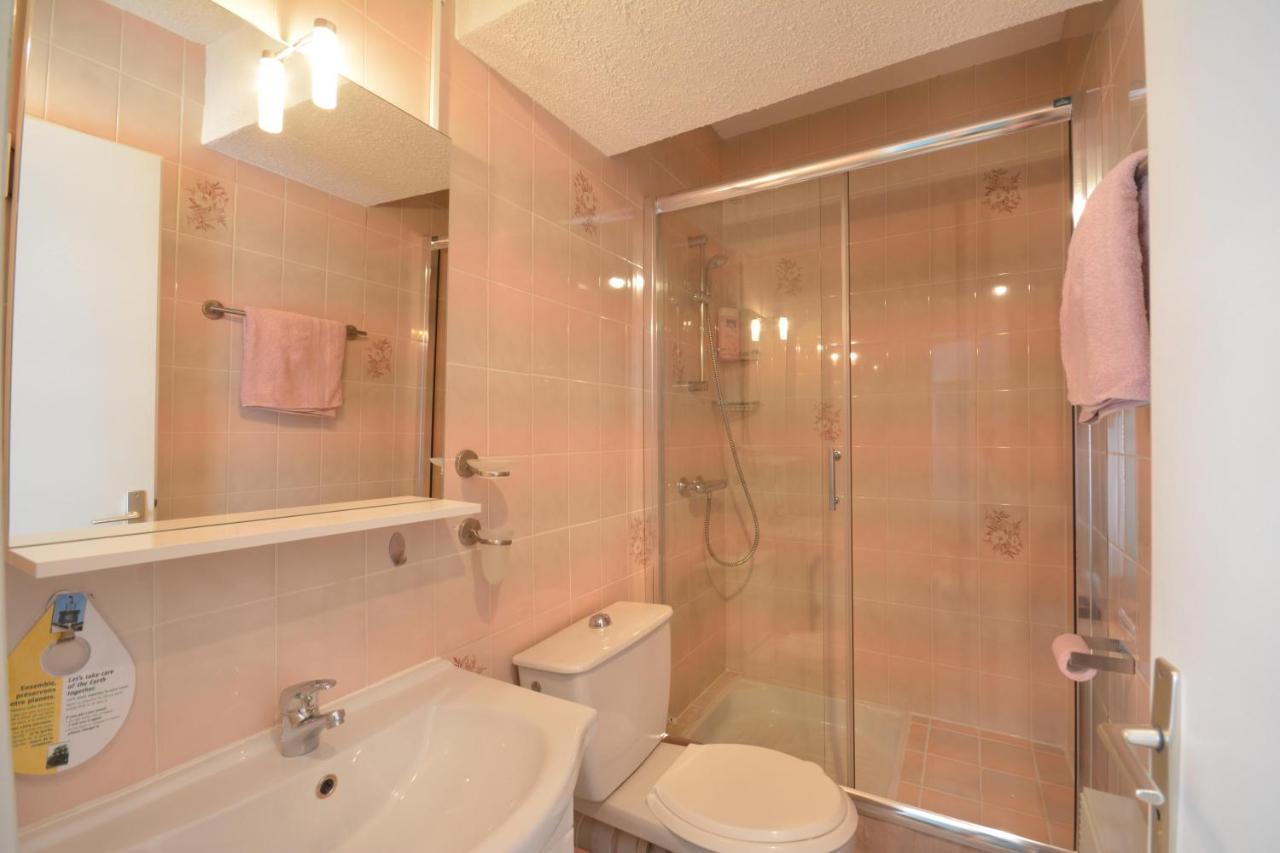Chambre D'Hotes Au Vieux Chene Grillon Екстериор снимка