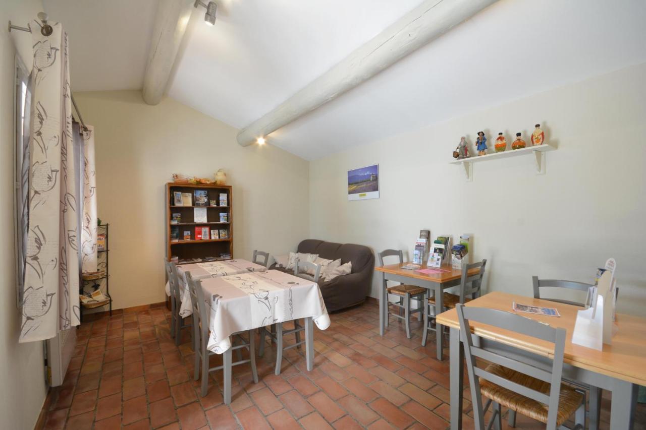 Chambre D'Hotes Au Vieux Chene Grillon Екстериор снимка